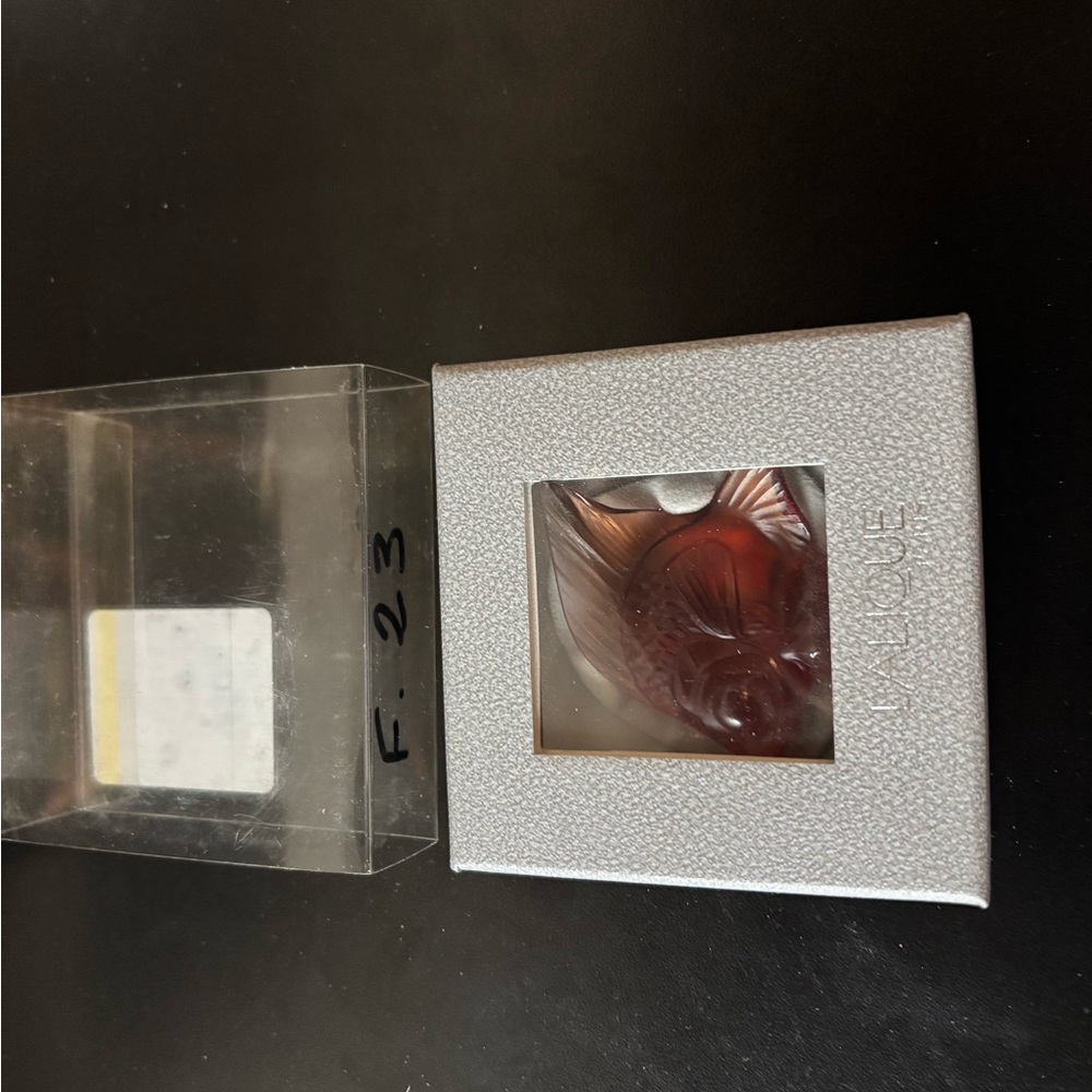 Lalique Signed Seal Fish Red (Cachet Poisson Rouge) in Box Code 3002300 - Picture 7 of 7